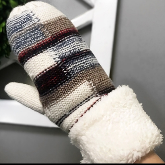 ValMarie Accessories - Warm mittens, multicolored